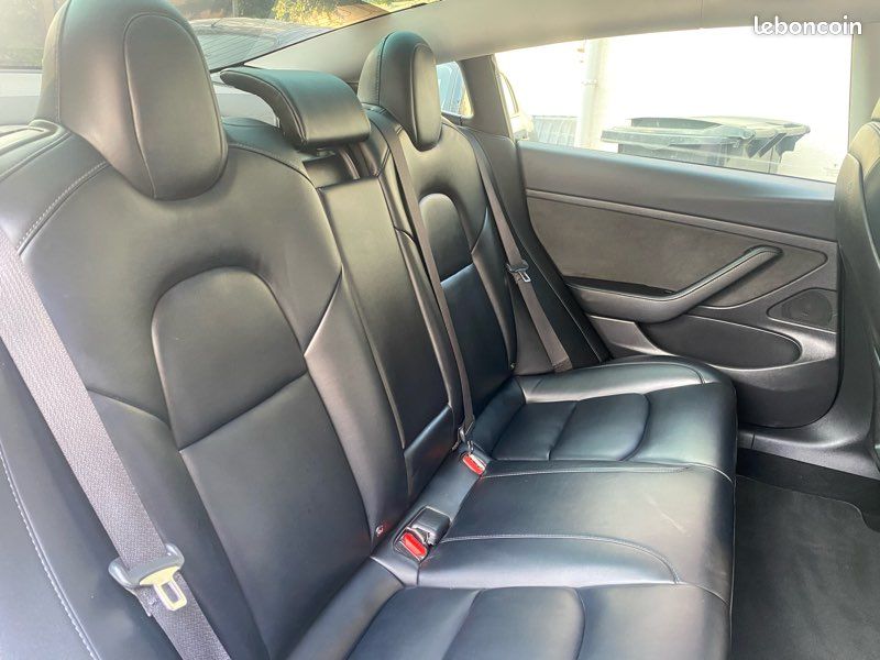 Tesla model 3 (image 5)