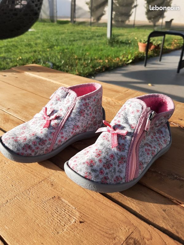 Chaussures Chausson Fille 23 Chaussons Fille 23 Pantoufles Pour