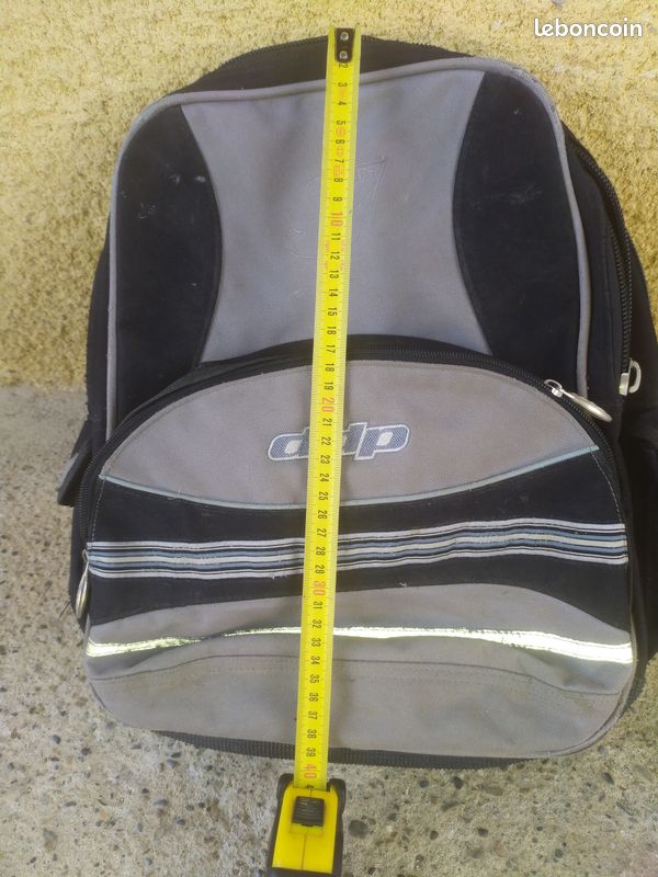 Sac à Dos Merion Cricket Club – Gris, Léger, Occasion, état Excellent