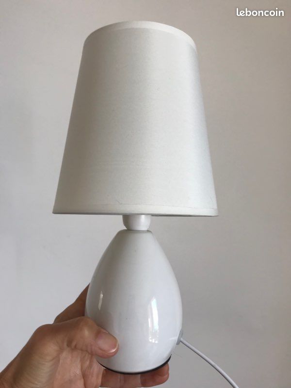 Jolie petite lampe à poser (image 1)