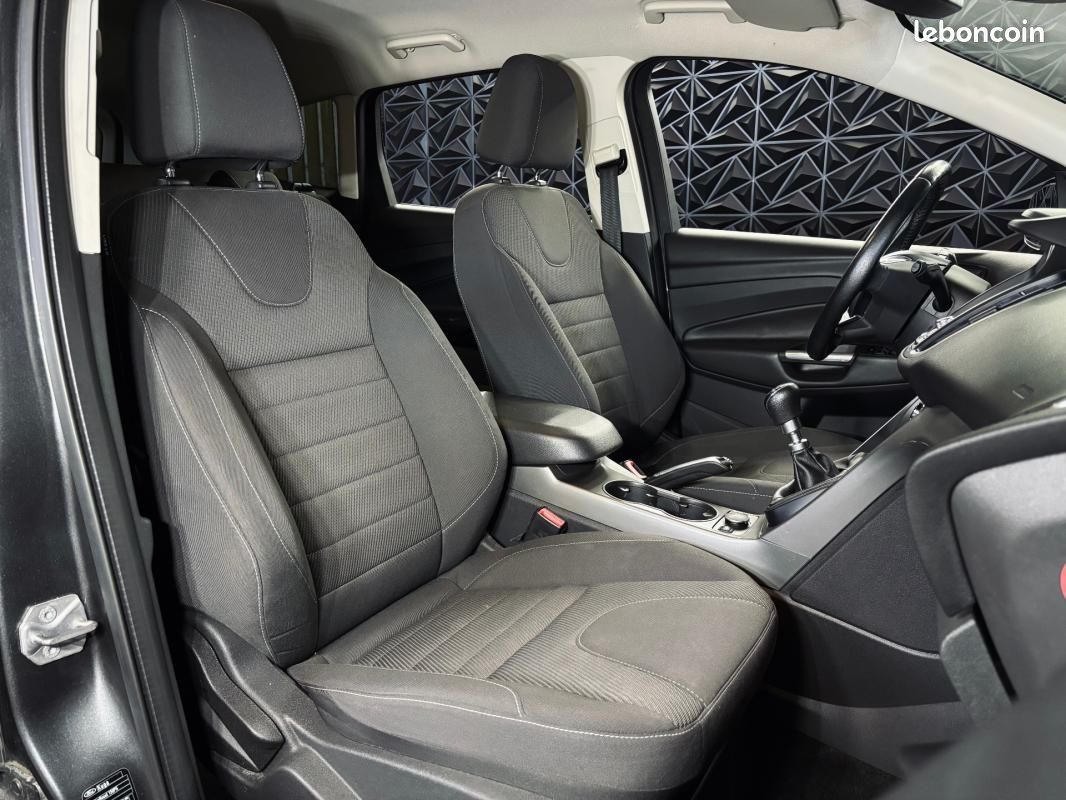 Ford Kuga 1.5 EcoBoost 150 S&S 4x2 Trend DISTRIBUTION OK (image 10)