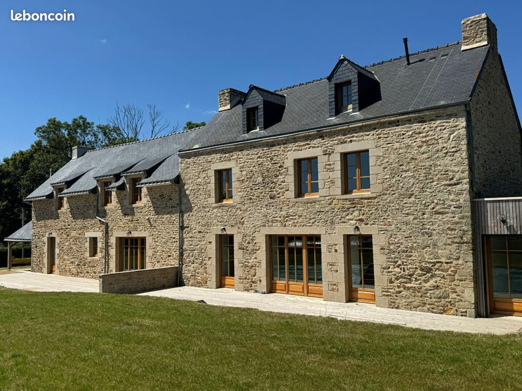 Maison 14 pièces 320 m² · à Landévant · 320 m² · 980 685 €