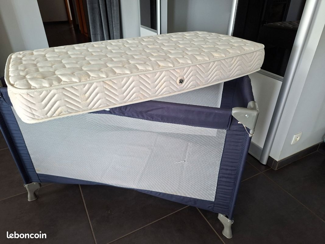 Lit parapluie+matelas +gigoteuse (image 2)