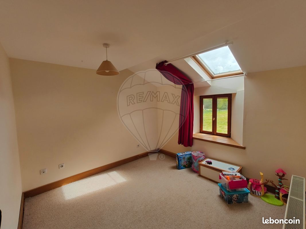 Maison 5 pièces 140 m² - Lussac 16450 (image principale 13)