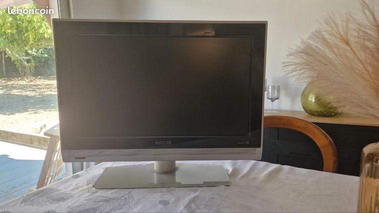 Télécommande Pour Téléviseur Philips Grise - Modèle D'occasion, Fonctionnelle