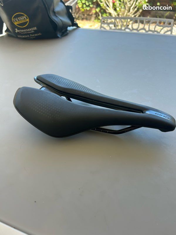 Selle vélo course giant Équipements vélos