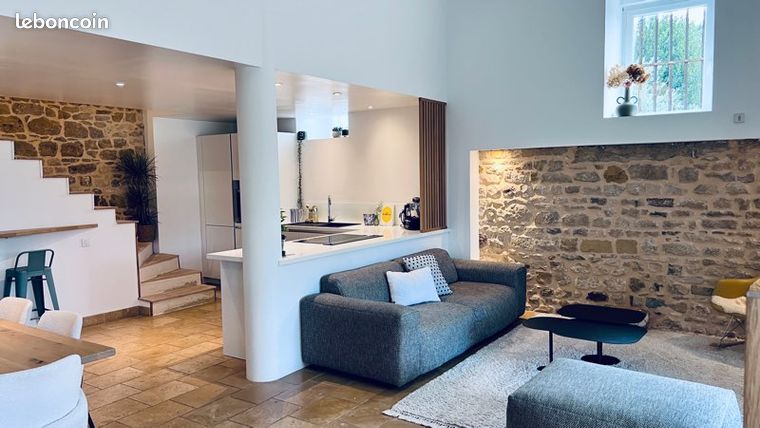 Comme une maison : Bien atypique à Lissieu