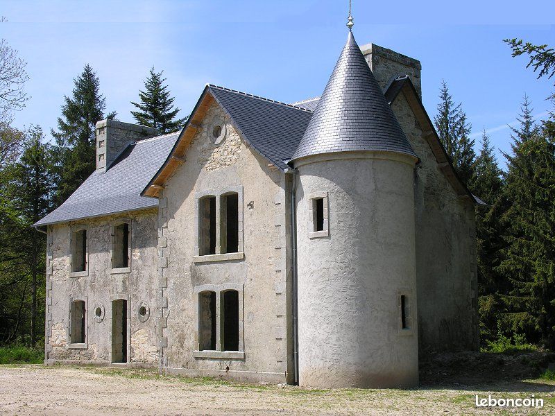 Propriété Monts d'Arrée à Rénover · à Brennilis · 1 200 000 €