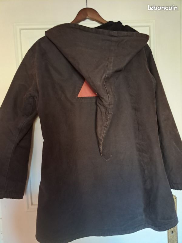 Manteau noir délavé à capuche pointue (image 2)