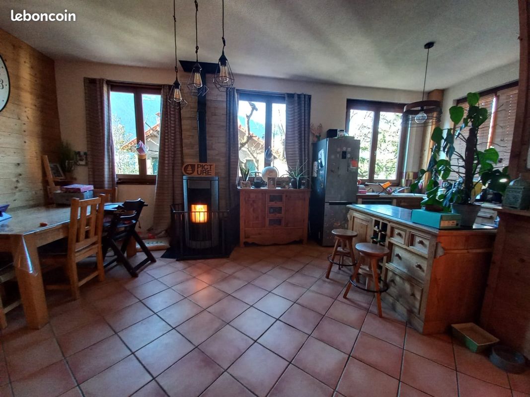 Maison 4 pièces 90 m² · à Grand-Aigueblanche · 90 m² · 338 000 €