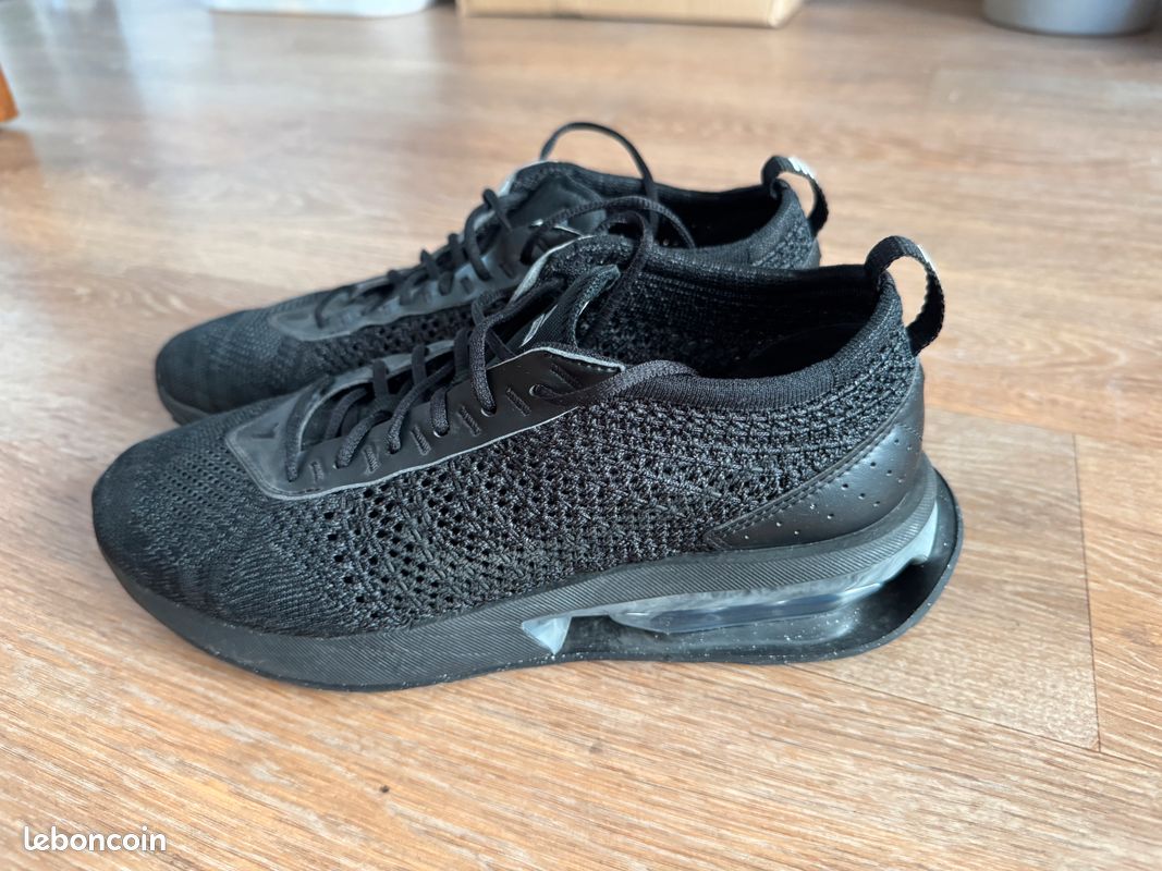 NIKE Air MAX Flyknit Racer Chaussures