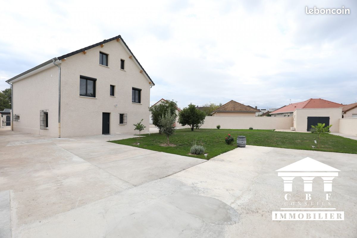 Maison 9 pièces 235 m² · à Saint-Rémy · 235 m² · 378 000 €