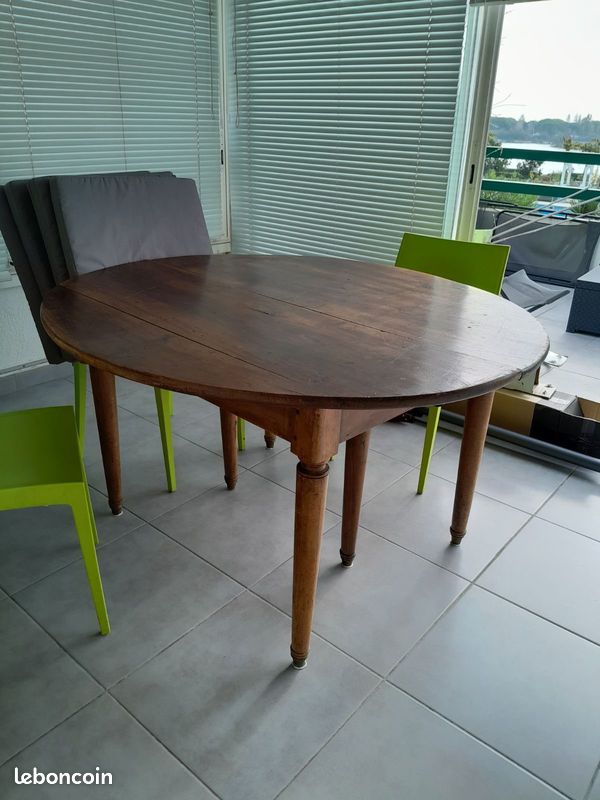 Table en bois (image 2)