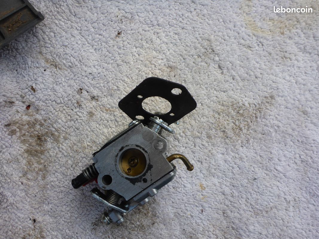 Carbu Husqvarna 323L (image 2)