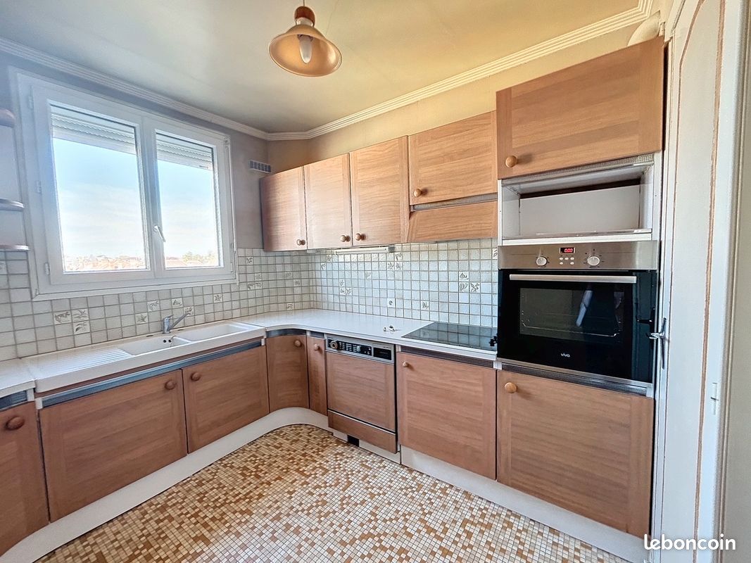 Appartement 4 pièces 85 m² · à Troyes · 85 m² · 805 €