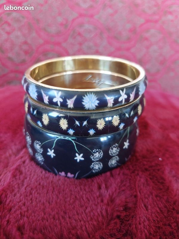 BRACELET BOIS DIAMETRE 6,5 CM NOIR FLEURS PEINTES MAIN MULTI