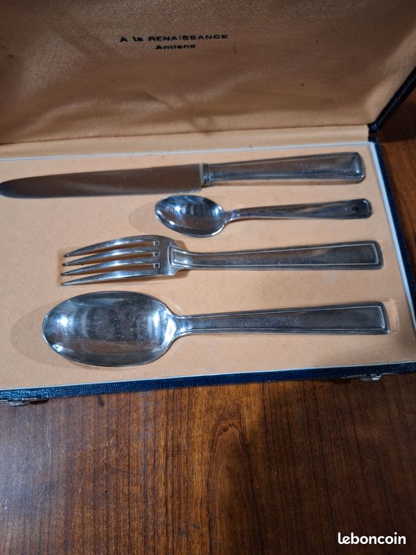 Coffret de 4 couverts en métal argenté (image 2)