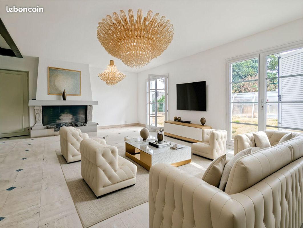 Maison 8 pièces 254 m² · à Noyal-sur-Vilaine · 254 m² · 385 075 €
