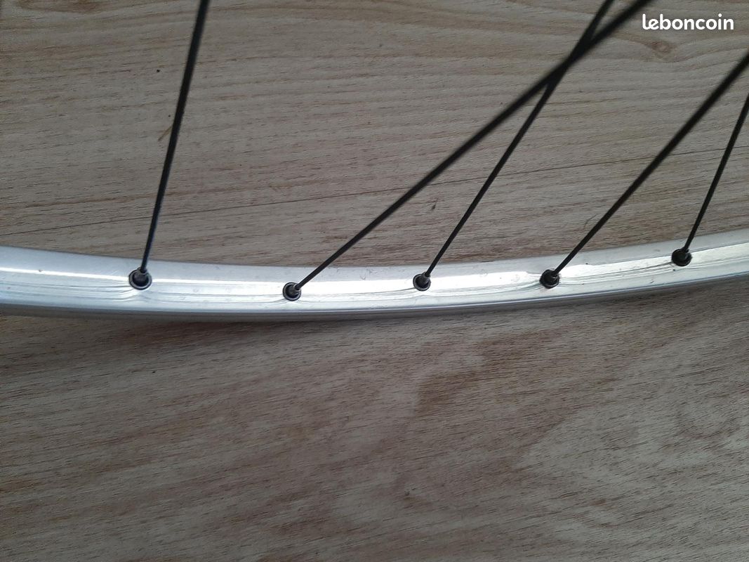 Roue Arrière Mavic MA40 – 700C Clincher – Made In France – Occasion Bon Roulage