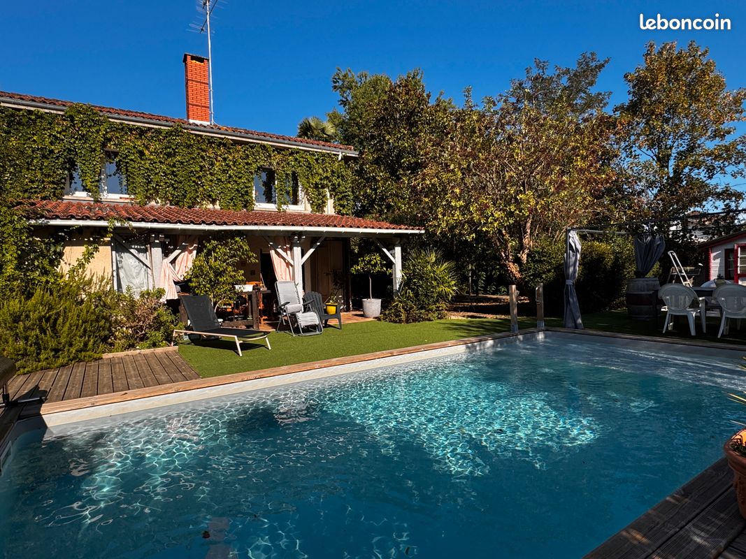 Maison 9 pièces 220 m² · à Gaillac · 220 m² · 348 000 €