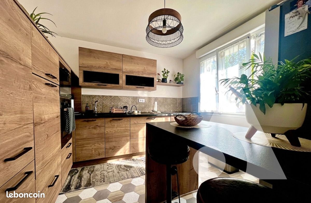 Maison 7 pièces 140 m² · à Crépy-en-Valois · 140 m² · 380 000 €