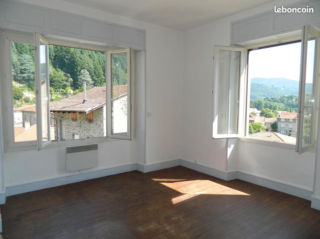 Appartement 3 pièces 63 m² · à Le Cheylard · 63 m² · 65 000 €