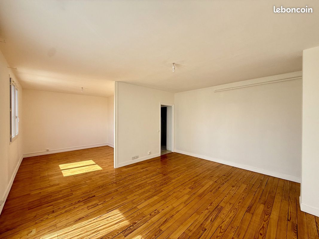 Appartement 4 pièces 69 m² · à Mantes-la-Ville · 69 m² · 930 €