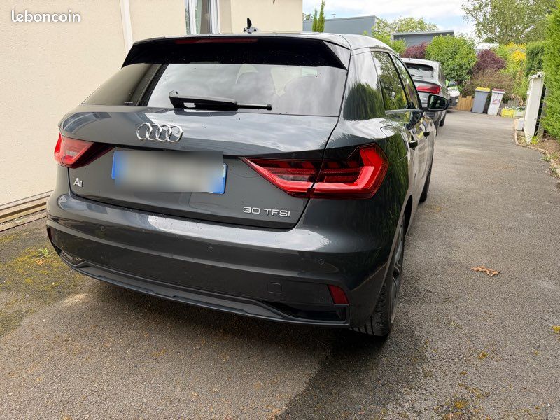 Vend Audi A1 sous garantie (image 2)