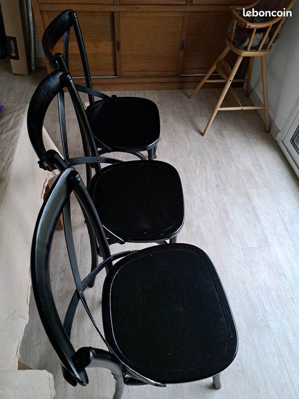 Lot 3 chaises type bistrot noires (image 1)