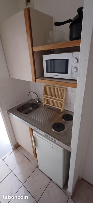 Appartement 1 pièce 18 m² · à Saint-Étienne · 18 m² · 300 €