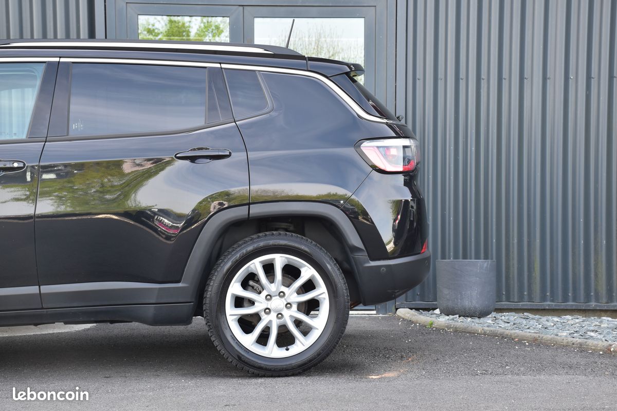 Jeep Compass Limited BVA • 22 000 km • 1ère Main • Pack Hiver (image 3)