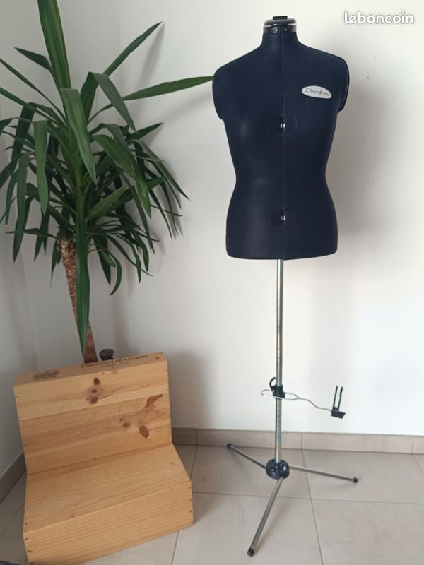 Buste mannequin femme de couture réglable et ajustable (A.11) - Accessoires & Bagagerie Buste mannequin femme de couture réglable et ajustable (A.11) - Accessoires & Bagagerie