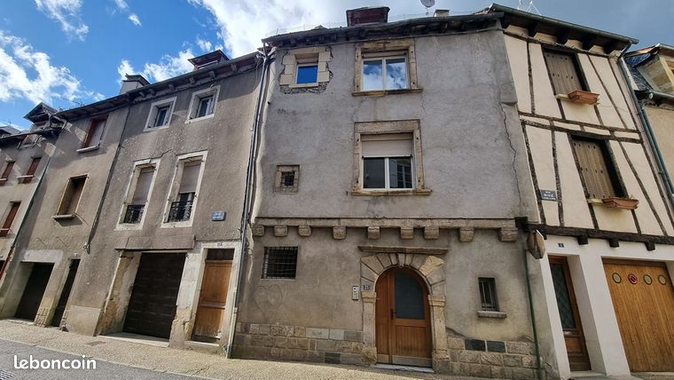 Immeuble 300 m² SAINT GENIEZ D OLT ET D AUBRAC