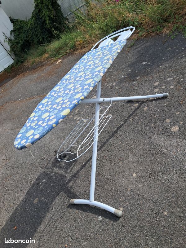 Grande table à repasser (image 1)