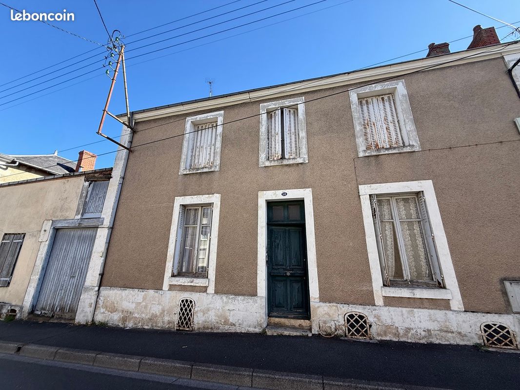 Maison 7 pièces 150 m² · à Issoudun · 150 m² · 69 000 €