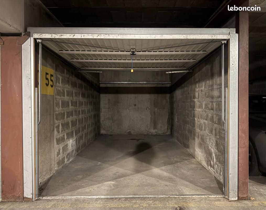 Parking 12 m² · à Villeurbanne · 12 m² · 18 000 €