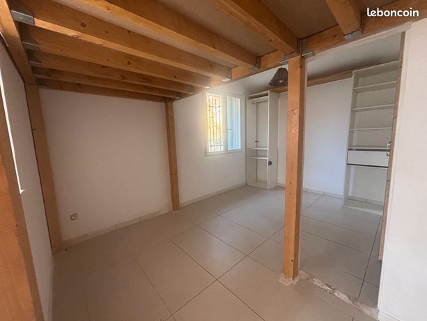 https://img.leboncoin.fr/api/v1/lbcpb1/images/25/a6/86/25a68638f1078a98de5f644765ab8eb61eb5369e.jpg?rule=ad-image
