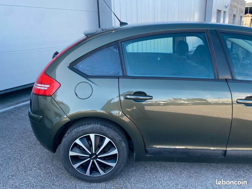 Citroën C4 1.6 hdi 90Ch ambiance / très propre (image 7)