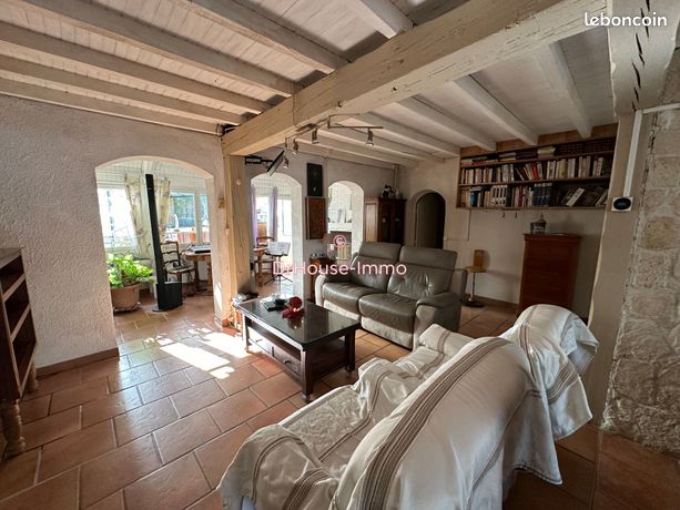 Studio 4 pièces 120 m²