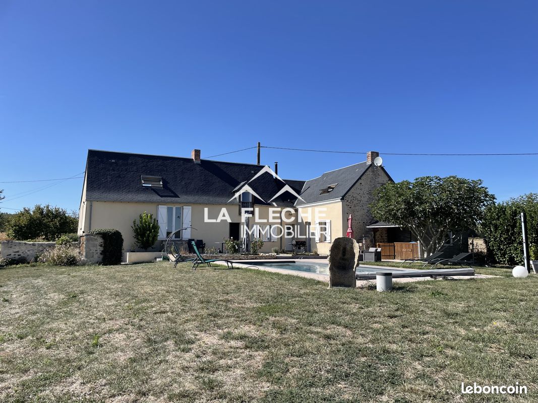 Maison 5 pièces 158 m² · à Luché-Pringé · 158 m² · 365 000 €