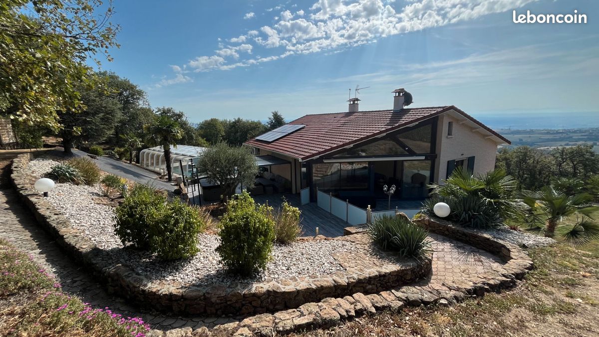 Maison 7 pièces 196 m² · à Chuyer · 196 m² · 570 000 €