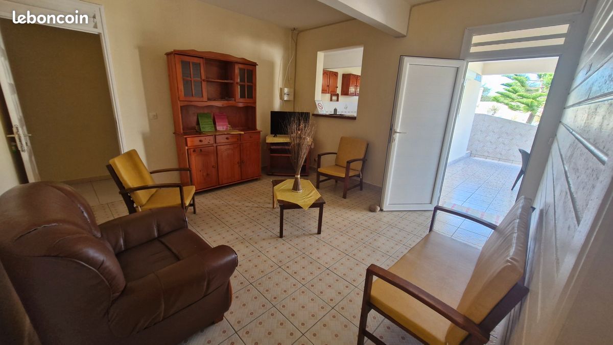 Maison 4 pièces 96 m² · à Sainte-Anne · 96 m² · 800 €