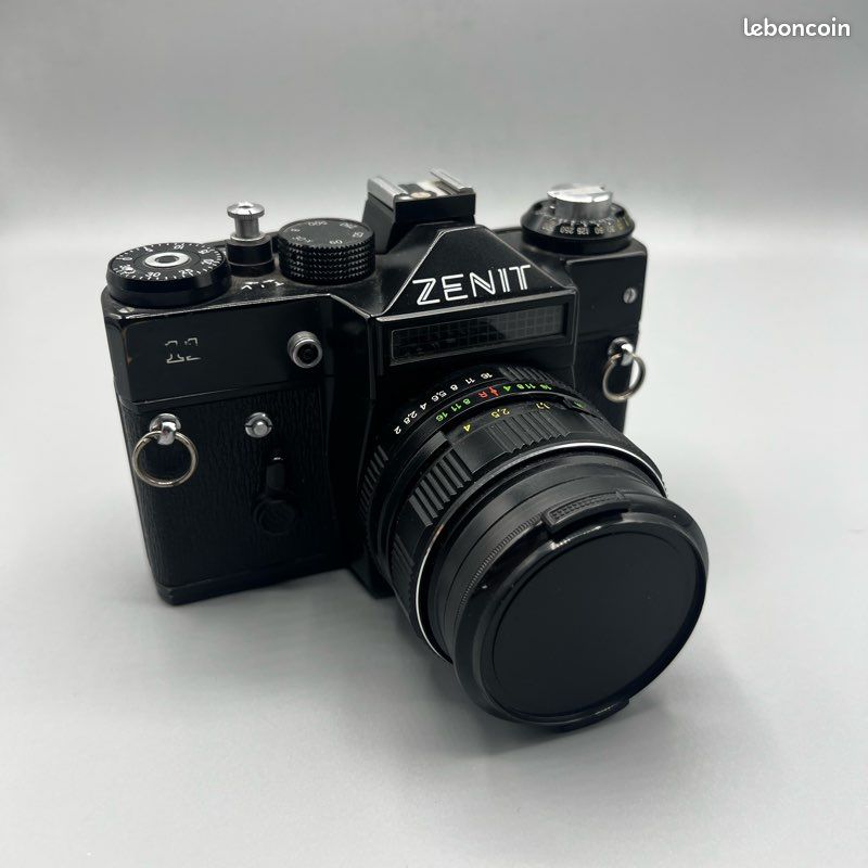 Appareil Photo Argentique Zenit 11 Vintage USSR - Occasion Fonctionnel, Couleur Argenté