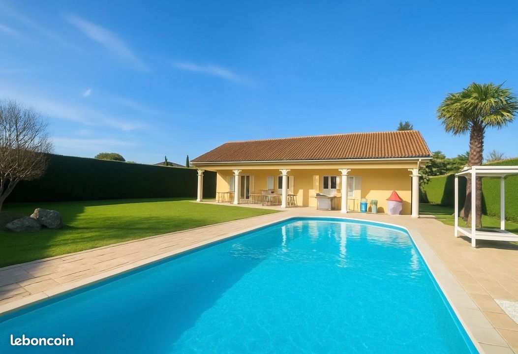 Maison 5 pièces 177 m² · à Mions · 177 m² · 2 800 €/mois