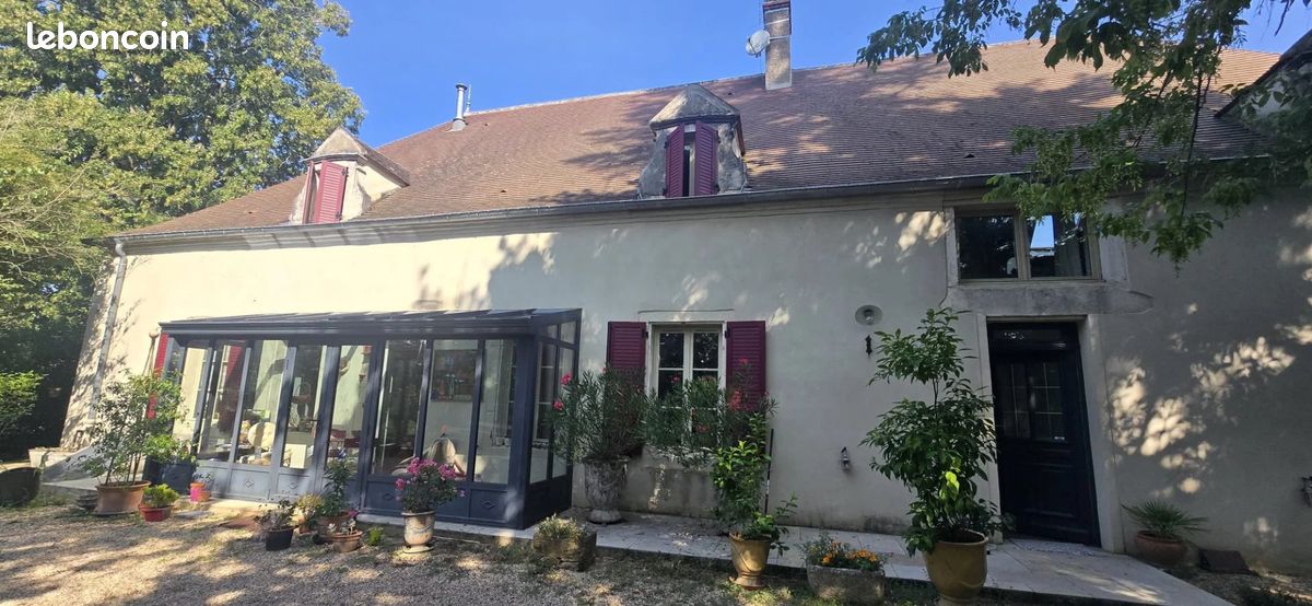 Maison 10 pièces 330 m² · à Damerey · 330 m² · 450 000 €
