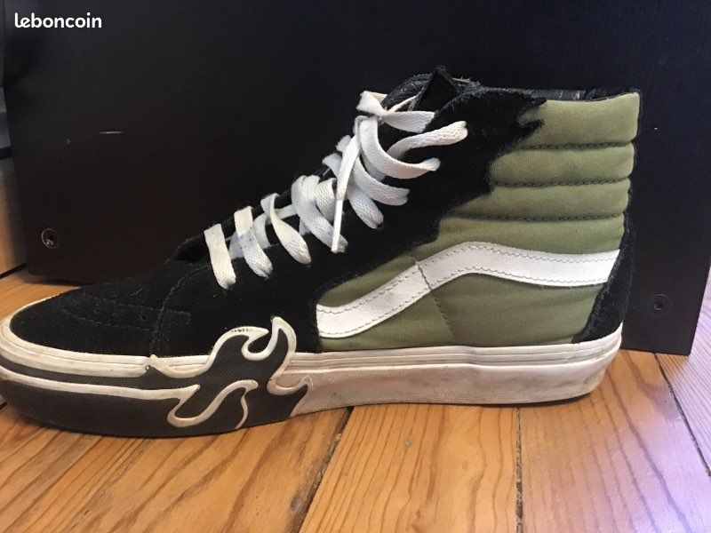 Chaussures Vans noires et vertes (image 3)