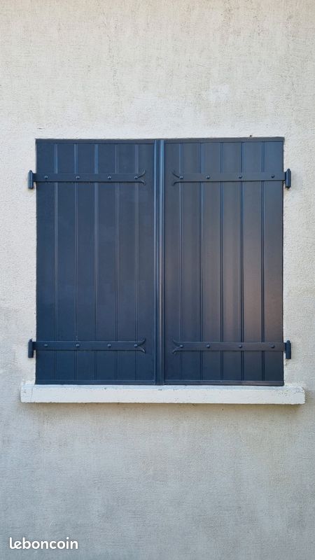 Volet PVC gris anthracite (image 1)