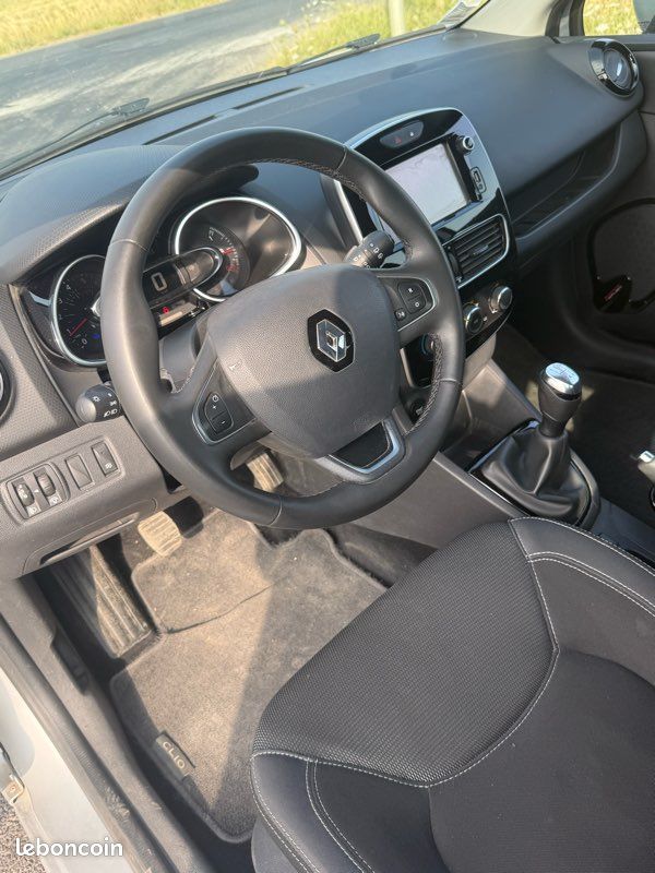 Renault clio IV (image 3)