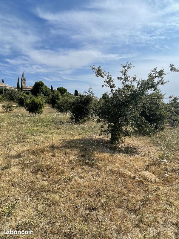 Terrain 1327 m² · à Issirac · 1 327 m² · 79 000 €