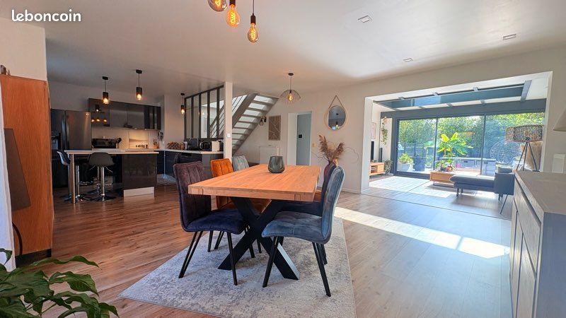 Maison 6 pièces 142 m² · à Chessy · 142 m² · 629 000 €